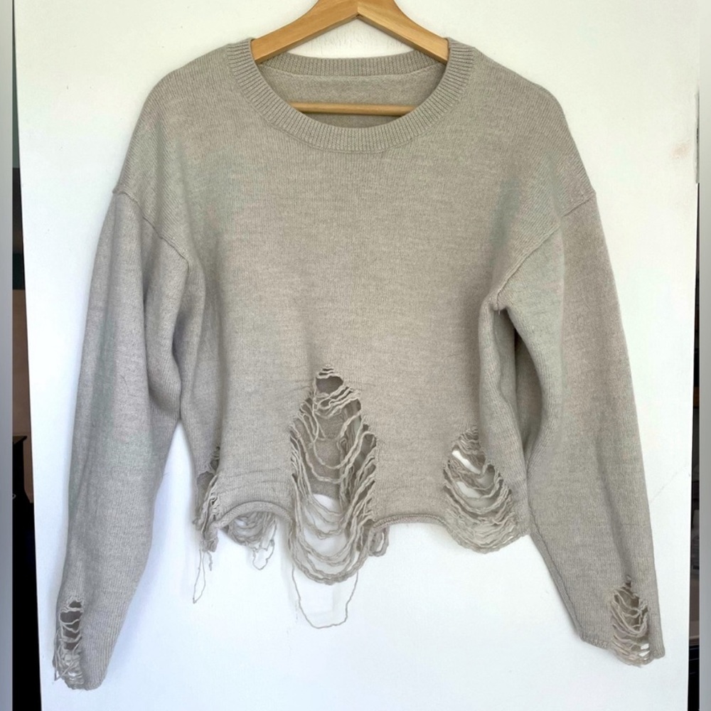 IRO Jeans Parola 100% Wool Gray Grey
Distressed Crop Sweater - S
